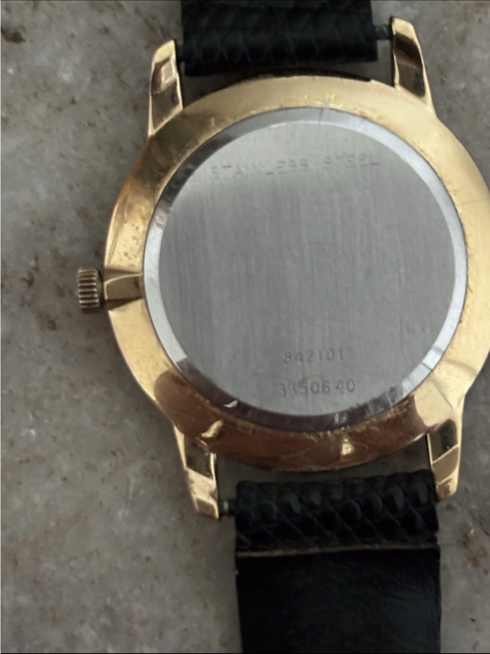 Universal Geneve Gold-Tone Men's Quartz Watch with Cream Dial and Black Strap - Picture 6 of 10